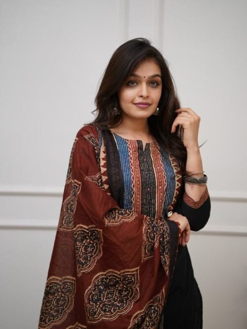 🖤 আভিজাত্যময় কটন থ্রি পিস সেট (ডিজিটাল প্রিন্ট)