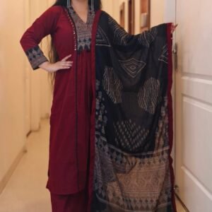 রেডিমেড থ্রি পিস (কামিজ, সেলোয়ার ও ওড়না সহ)