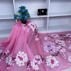 মনোমুগ্ধকর হাফ সিল্ক শাড়ি (তুলি প্রিন্ট)