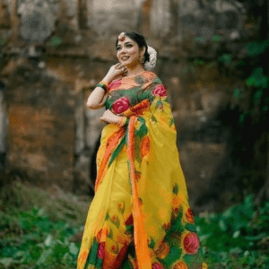 হাফ সিল্ক শাড়িতে হ্যান্ডপ্রিন্ট তুলির কাজ